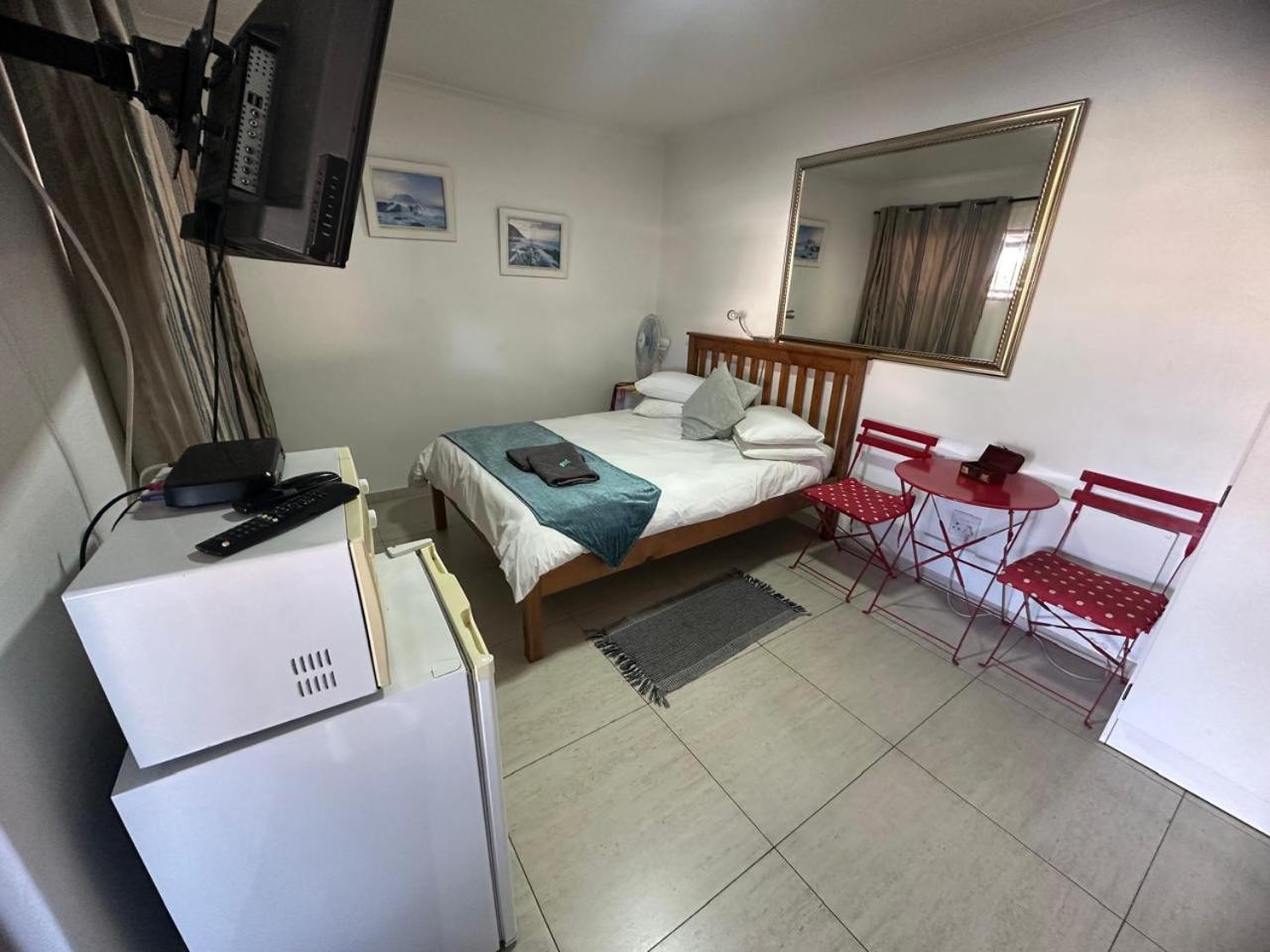 Bed and Breakfast De Helling Self Catering Brackenfell Esterno foto