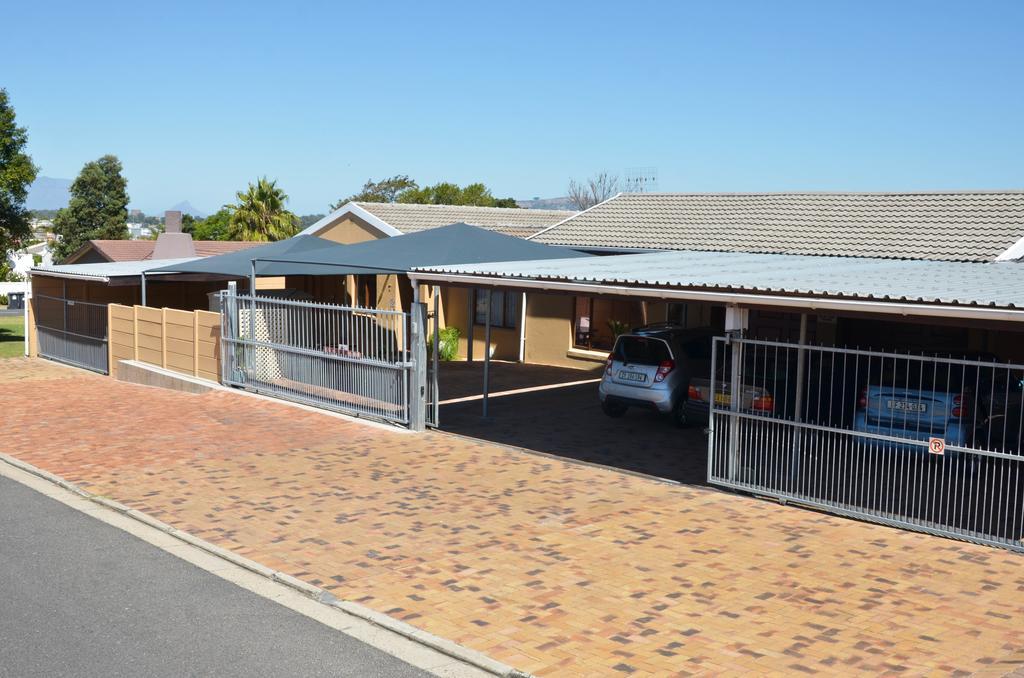Bed and Breakfast De Helling Self Catering Brackenfell Esterno foto