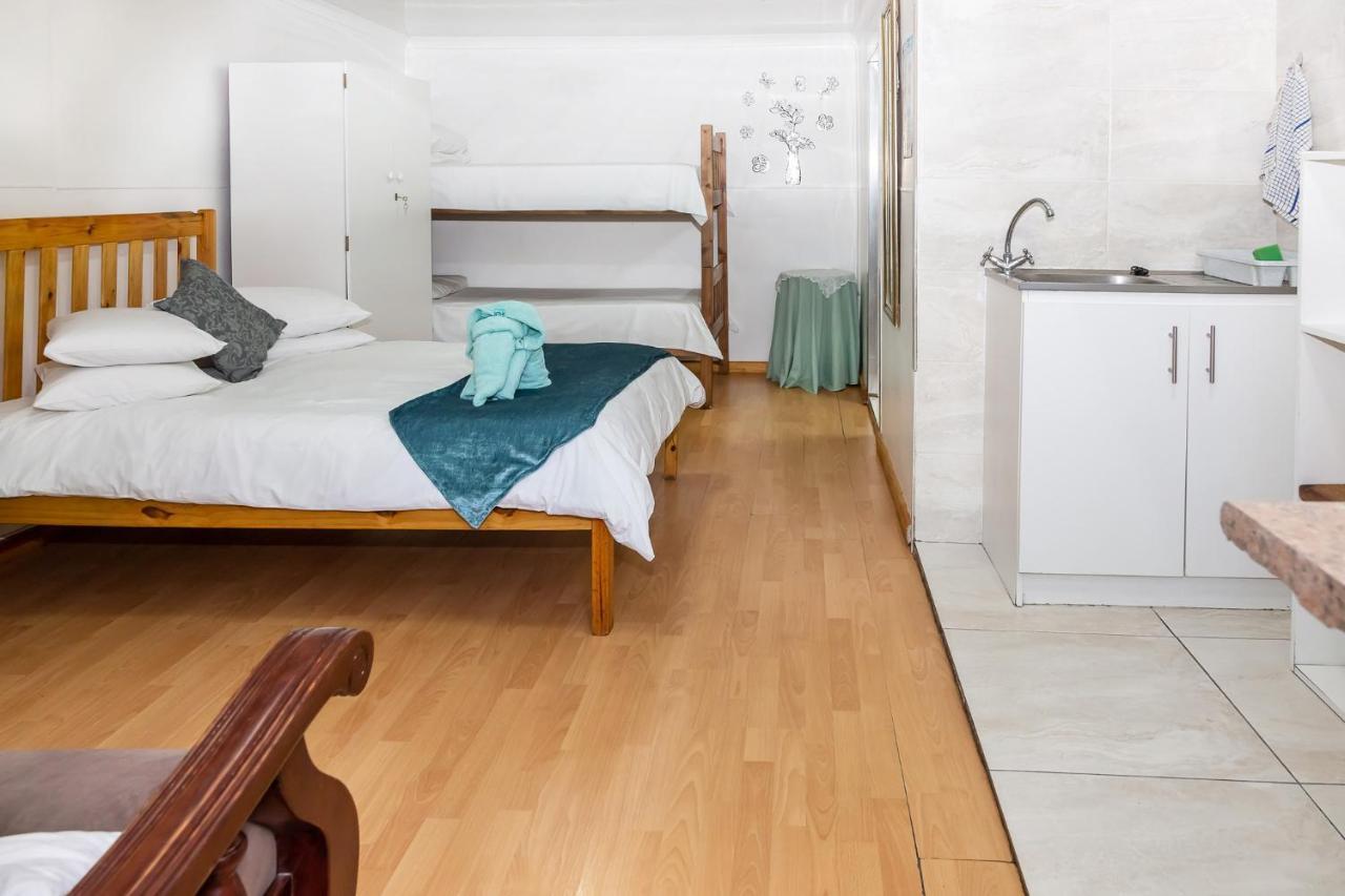 Bed and Breakfast De Helling Self Catering Brackenfell Esterno foto